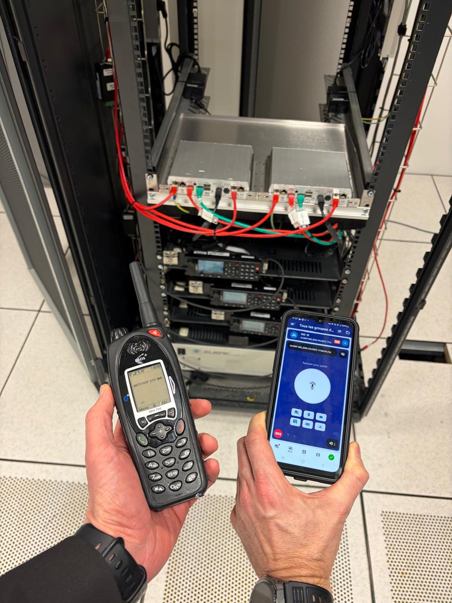 🚒📡Dans l’Oise, sous l’égide de la Préfecture, l’<a href="/ACMOSS_FR/">L'ACMOSS et le Réseau Radio du Futur (#RRF)</a> et le <a href="/SDIS60/">Sapeurs-pompiers de l'Oise</a> déploient la 1re passerelle radio de transition 4 voies du Réseau Radio du Futur (#RRF), interopérable avec #ANTARES et #STORM.

👉 Plus d'infos : acmoss.fr/actualites/le-…

#ACMOSS #pompiers #police #SAMU