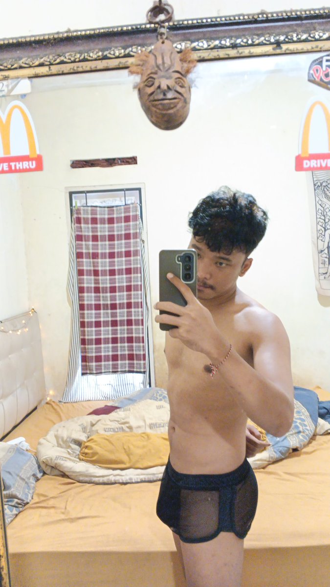 Aw_kasep21's tweet photo. Bneran ni gada yg kerumah nemenin wkwkwkwk aku sekesepian itu njir 😭😭😭

#gaybalam #gaybandarlampung #gaylampung #gaybrondong https://t.co/n769EM3hGF