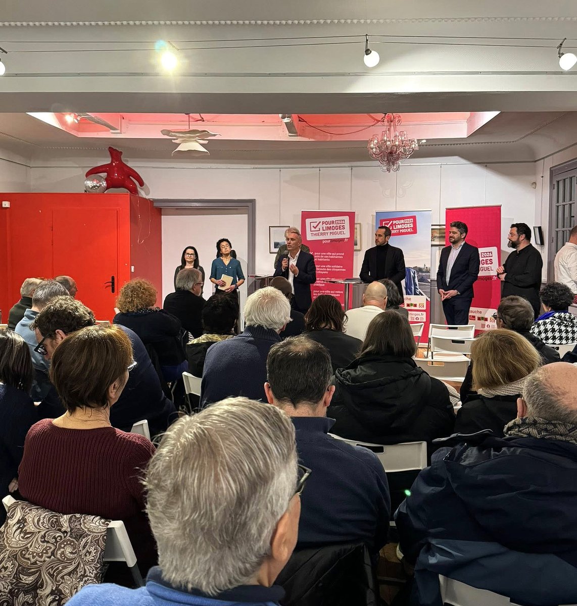 MiguelThierry2's tweet photo. Accueil de Pierre Jouvet à Limoges : échanges précieux avec Les Chantiers des Chemins Jacquaires et l’Xlim – Institut de Recherche pluridisciplinaire.
Réunion-débat au Phare : cap confirmé → Limoges, ville durable, écologique et solidaire.
#Limoges #VilleDurable https://t.co/uxBHXSf0LP