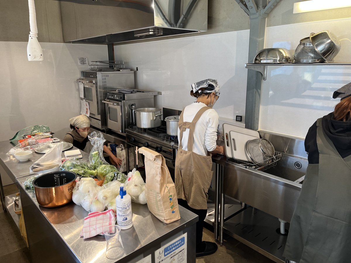 Reon26C's tweet photo. 本日、NPO法人れおんとコラボで  
「ママらぼキッチン」を開催✨  

ほぼ国産素材にこだわり、  
ごまも直前にすりおろす丁寧さ

この取り組みを、今後は就労支援・就労体験の場へ
カウンセリング事業からも関わっていきます。  

#REONカウンセリング
#関市
#就労支援 https://t.co/6qGyfpRkfX