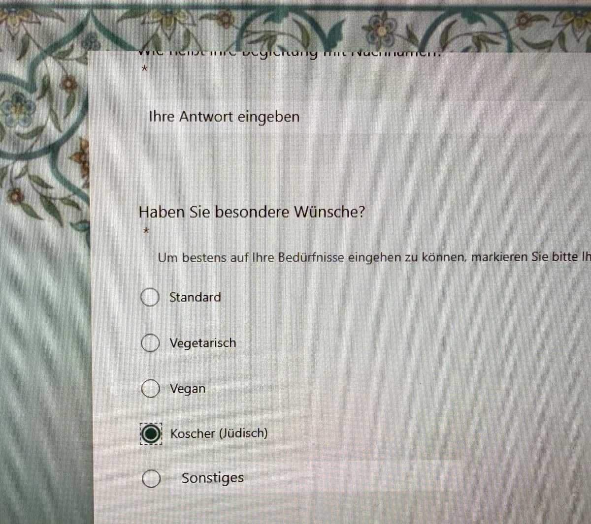 Schaut mal, wie schön! Ich habe mich - wie jedes Jahr - für den Ramadan-Empfang, das Iftar, angemeldet. Mir wurde sogar angeboten, koscheres Essen zu wählen! 
Bis dahin wünsche ich unseren muslimischen Nachbarn schon mal „Einen gesegneten Ramadan!“