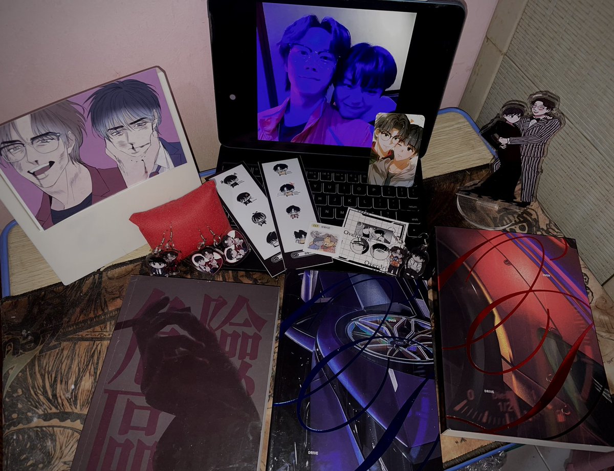 ishaliebedich's tweet photo. i love adult money bc wdym i bought all the sjse anthology zines (ur the goats @seongsi_anthol omg) 🥹 the way i still havent gone thru all the contents of the books but i NEED MORE 😝

lowk the greed that they talk about in the bible 😳 https://t.co/lP2AUNddJr