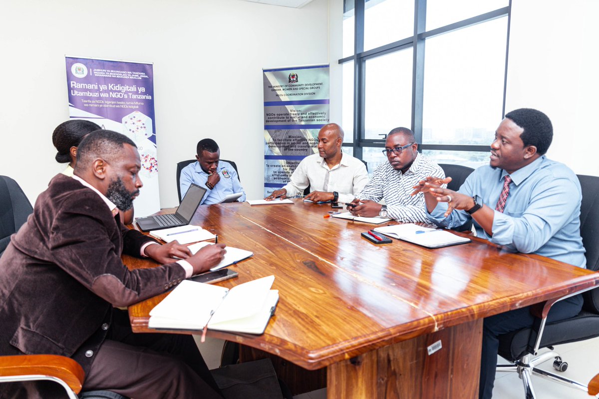 policy forum tweet media