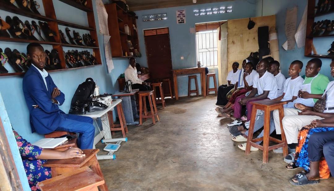 Platform for labour tweet media