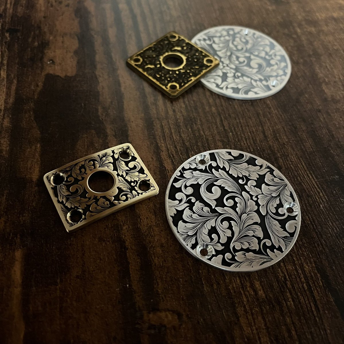 現在Engraved Partsの注文が詰まっております。本日以降の注文に関して納品に1ヶ月少々のお時間を頂いております🙇‍♂️
なにとぞ、、、🙇‍♂️