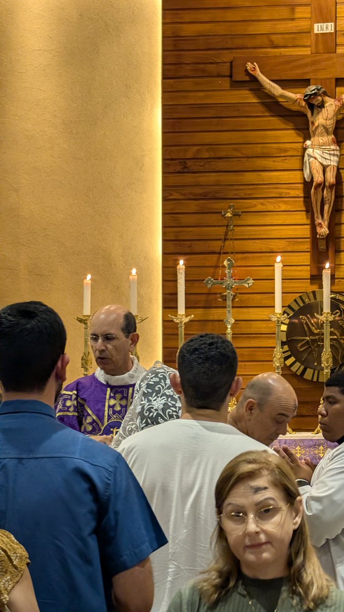 GuilhermeGerold's tweet photo. Ontem recebi a graça de poder assistir a Santa Missa de cinzas, presidida pelo @pepauloricardo  grandioso demais... Salve Maria🙏 https://t.co/tE8Sn1Bb53