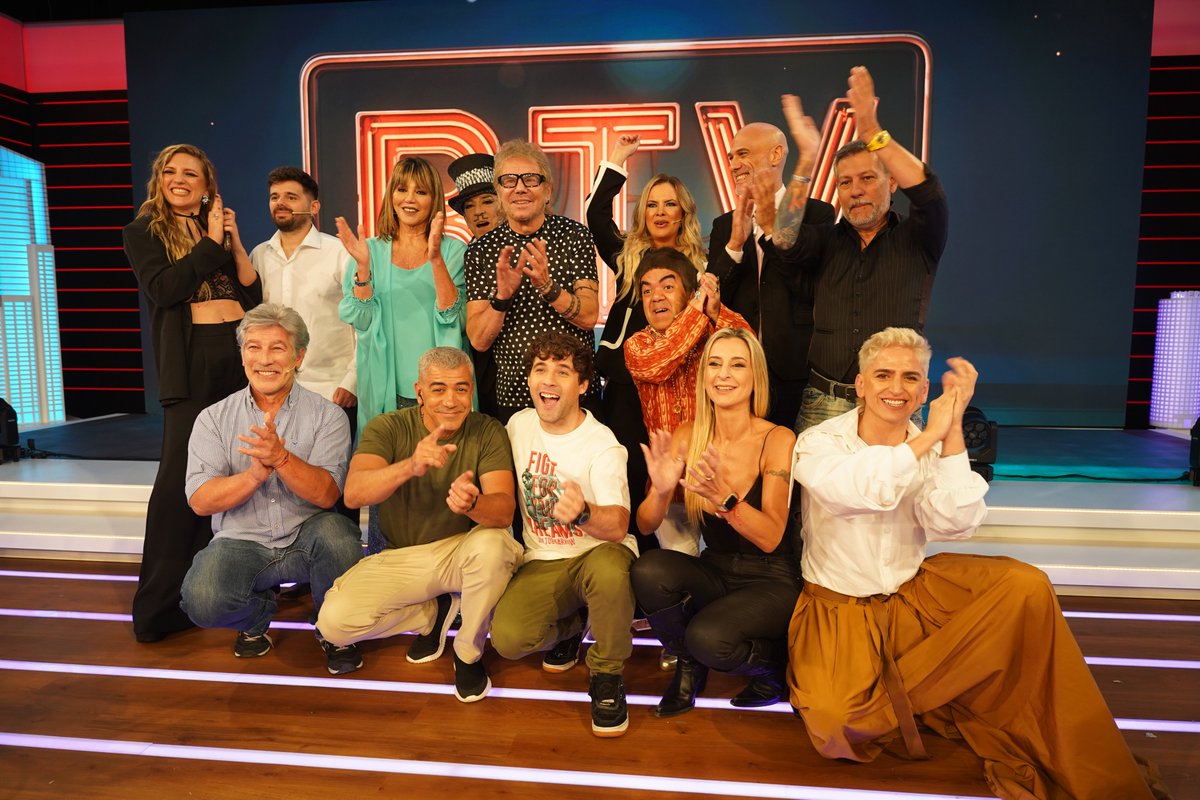 AmericaTV's tweet photo. ¡BTV EN LA PANTALLA DE AMÉRICA TV! 📺 

Finalmente llegó el día del estreno de Beto Casella y su equipo. 💪🏼

De lunes a viernes desde las 22:00 🔥

#BTV #AméricaTV https://t.co/aGngYC4Zqd