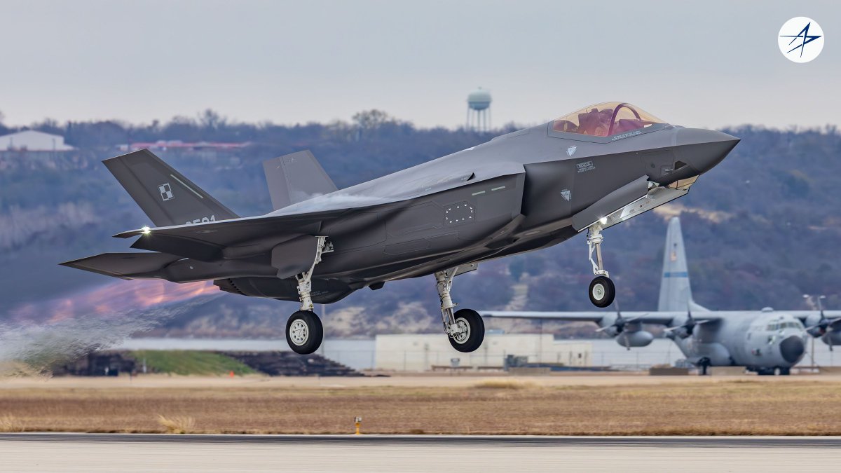 ICYMI: Poland’s F-35A Husarz fleet has surpassed 1,000 flight hours. 🇵🇱⚡️

Each sortie advances pilot and maintainer readiness, accelerating Poland’s integration into the growing European F-35 community and strengthening 5th Generation air power across Europe.