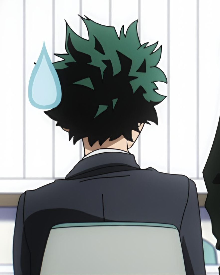 Even when you can only see his back you can just tell how aegyoful he is