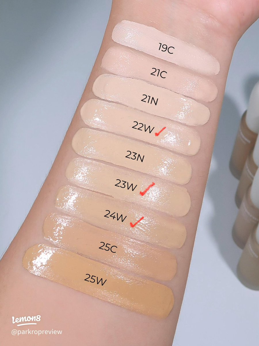 รองพื้น Supermom มีสี 22W , 23W , 24W
1.สี 22W 60% 295฿
2.สี 23W 80% 350฿
3.สี 24W 40% 250฿