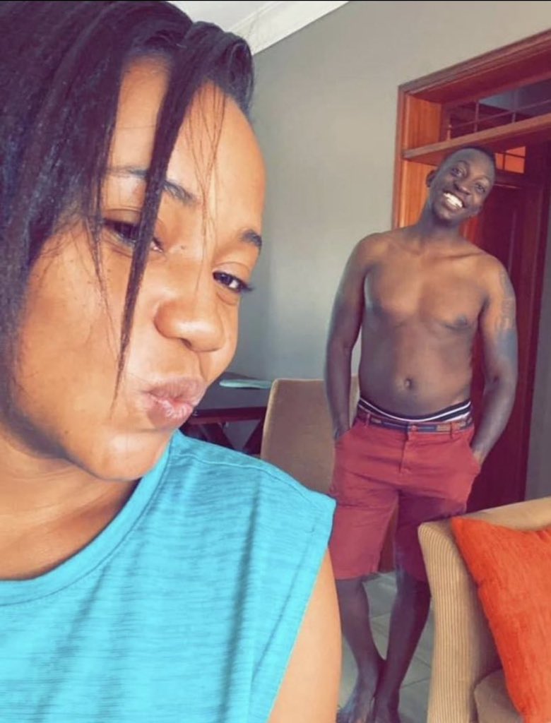 abanga_lateef's tweet image. I know women intentionally do this😭

Before.                                 After