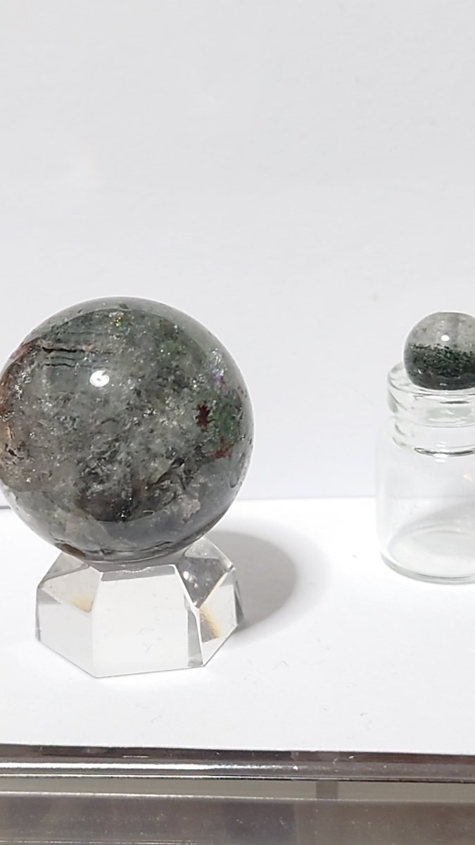 今日、紹介するビーズはガーデンクォーツ(庭園水晶)