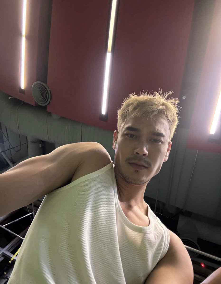 เมะเล่นตุ๊กตาส่วนเคะเล่นเวท