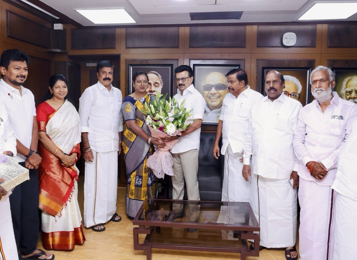 தெலுங்கு திராவிட கூட்டமைப்பு👺 

தமிழர்கள் கவனத்திற்கு 💪

முதலில் தெலுங்கணை தோற்க்கடிப்போம் 💯

போர் ஆரம்பம் 🔥