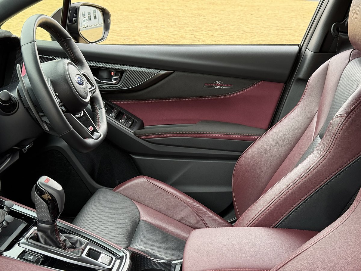 customline_sgrc's tweet image. WRX S4 VBHオーナーのお客様。

スエードのカラーを純正パーツに合わせてチョイス。
統一感が増して超かっこいいです！
#WRX #S4