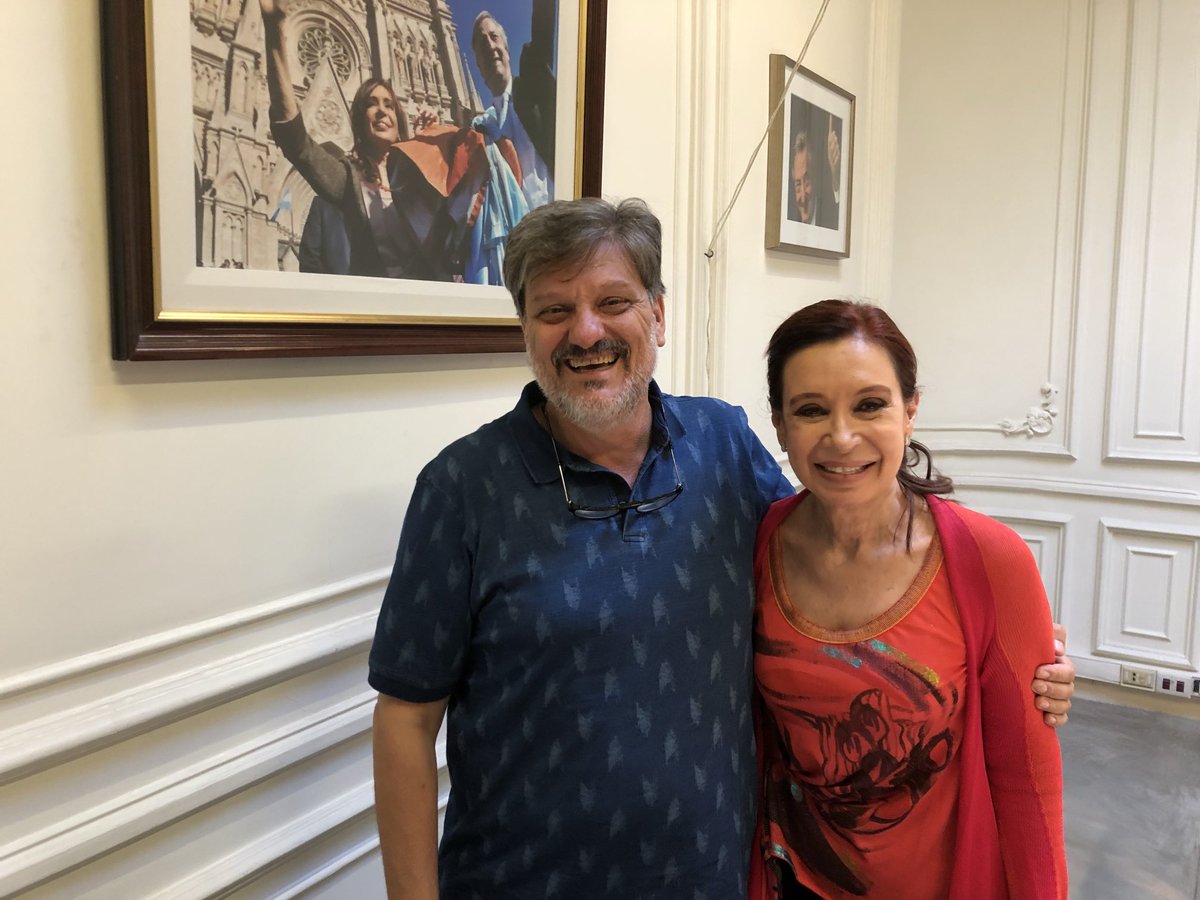 Jefa querida: Ciriaco Peretti,el más k y anti fascistas,de todos los perros y este chacarero periférico,te deseamos un feliz cumple.
Te queremos mucho de verdad y todos los días junto a los compañeros delos Círculos de la Resistencia,luchamos por tu libertad ⁦<a href="/CFKArgentina/">Cristina Kirchner</a>⁩