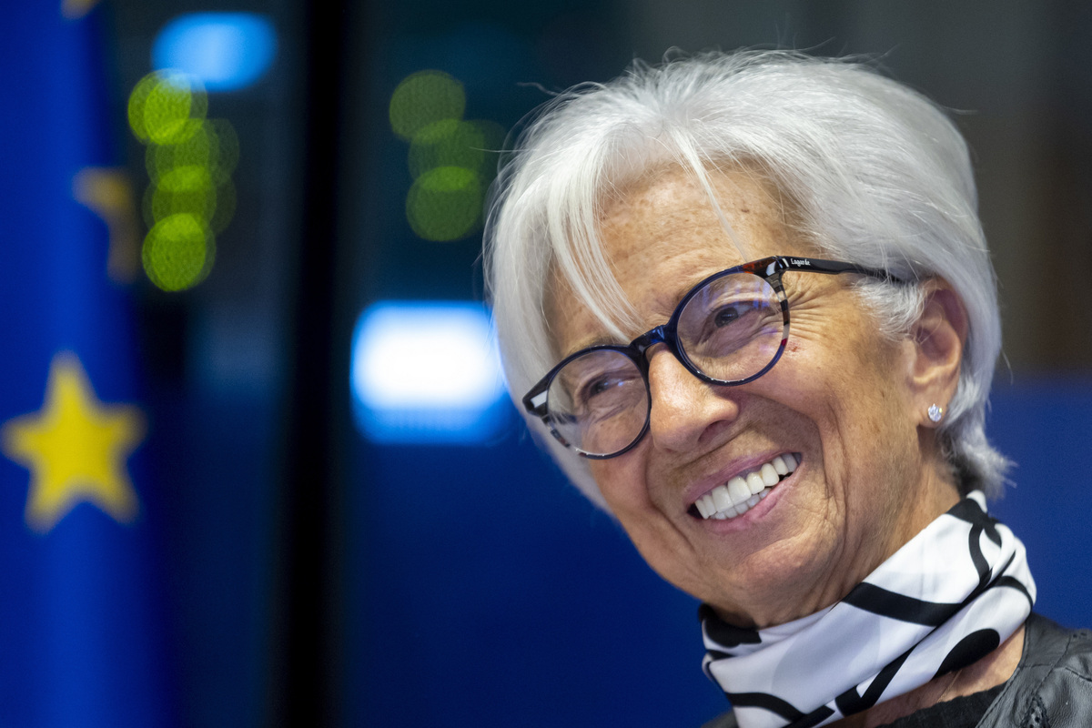 Bce, post Lagarde: olandesi e tedeschi litigano per la poltrona. Ma a spuntarla potrebbe essere uno spagnolo 
ift.tt/1yGBbsA