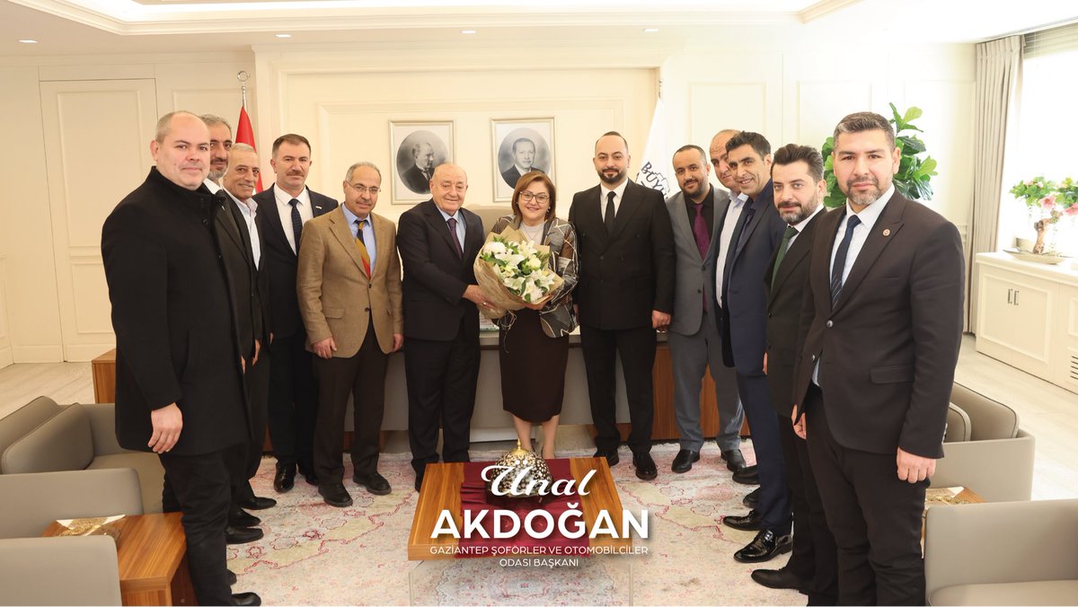 Gaziantep Büyükşehir Belediye Başkanı Sayın Fatma Şahin’i oda başkanlarımız ile beraber makamında ziyaret ettik. Nazik misafirperverliği için kendisine teşekkür ederiz.