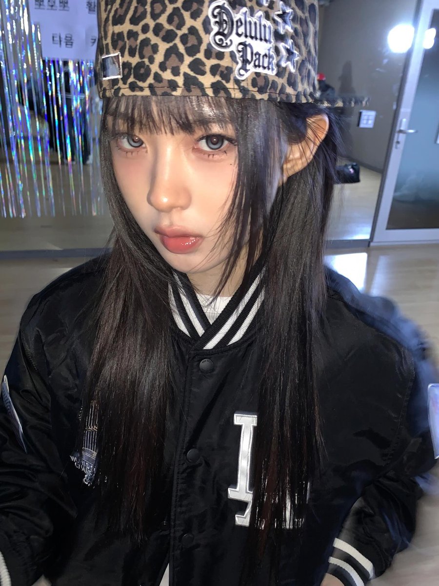 kyapawk's tweet photo. flash on, confidence higher.
catch every version of me you could think when the word ‘cool’ popped up 🧢 https://t.co/e1rHtg0gjm