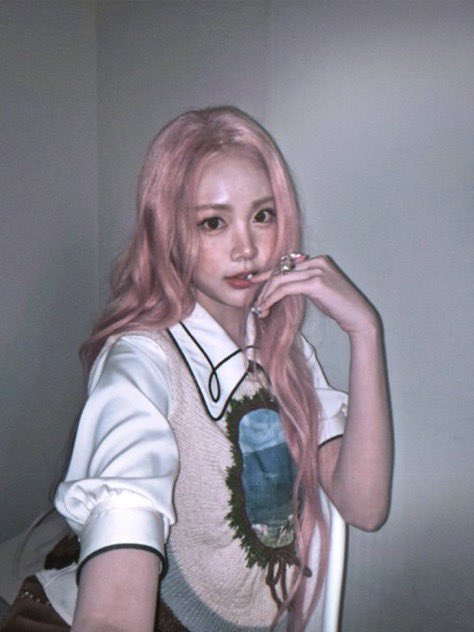 WVRS › 19.02.2026

Carmen sur l’application !

#HEART2HEARTS #H2H #Hearts2Hearts #하츠투하츠 #CARMEN #카르멘