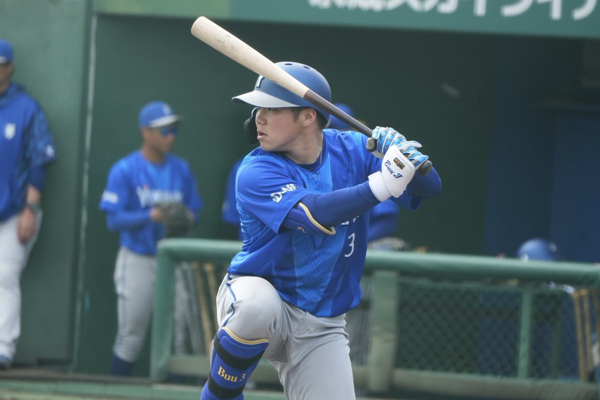【#ロッテ - #DeNA 】

実戦2試合連続安打＆初めて三塁の守備にも就いた

ドラフト1位 #小田康一郎 内野手

#baystars️