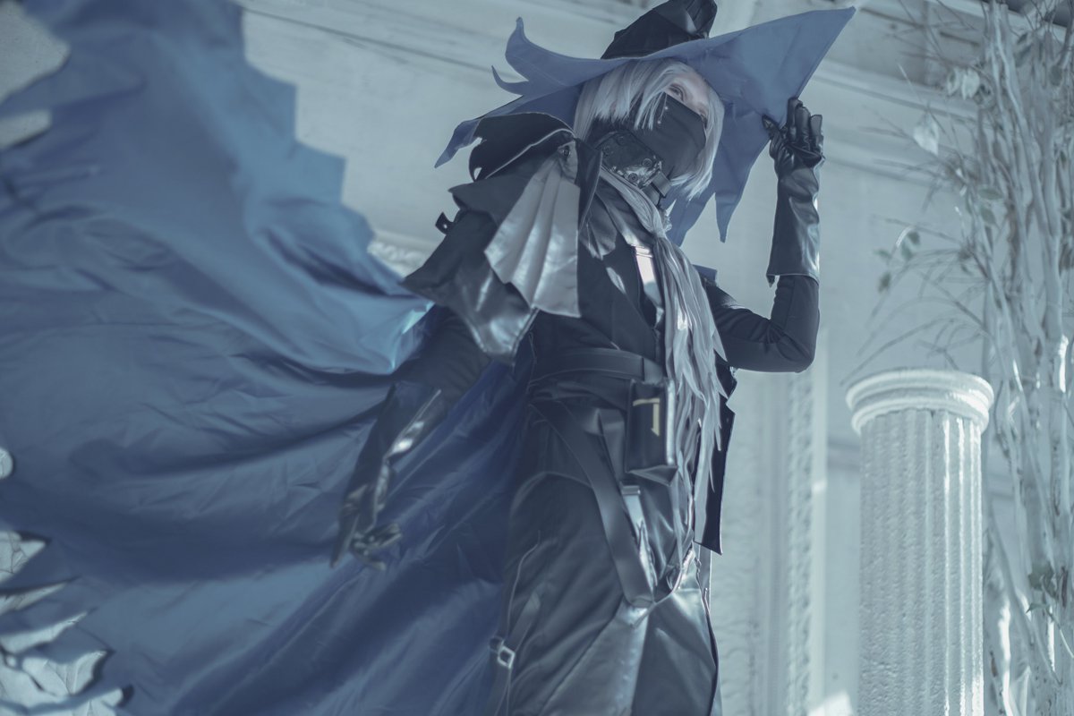 【Cosplay】  
アークナイツ/ウルピアヌス

マントデカいからひらみが映える！撮影ありがとうございましたッ🐳

photo: アカソラ様【<a href="/akasora0208/">アカソラ🥙</a> 】
cosplayer:冬一
ひらみと応援:みんな