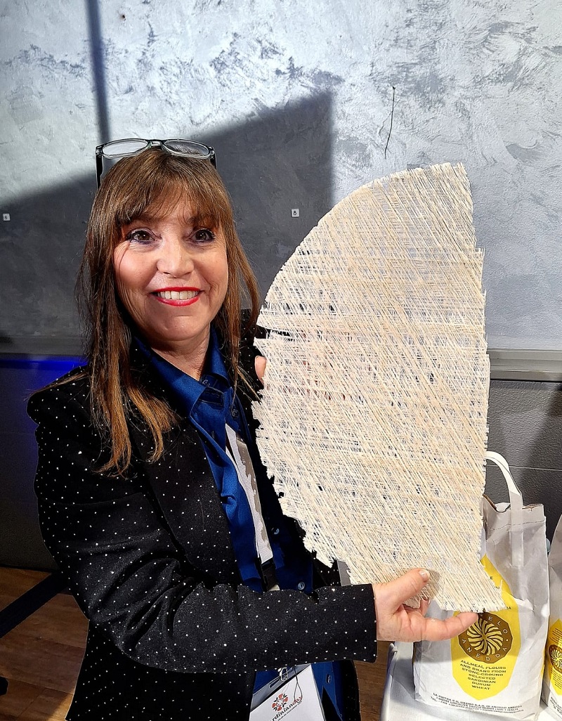 IL MADE IN SARDEGNA A TAVOLA: L’ENCICLOPEDIA ENOGASTRONOMICA DELL’ISOLA CURATA DA ALESSANDRA GUIGONI
di Graziella Falaguasta
tottusinpari.it/2026/02/19/il-…