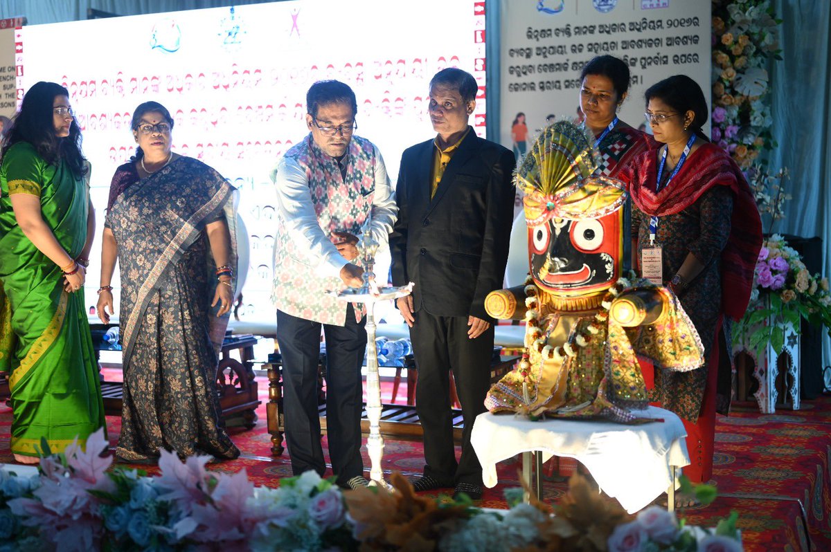 CBhadrak's tweet photo. Keonjhar and Mayurbhanj district , AWWs and ASHA Workers of above mentioned four districts, functionaries of Special Institutions. Eminent Personalities of Rehabilitation of PwDs discussed on legal aspects,relevance of establishing such Rehabilitation Centres.@SSEPD2 @DM_Bhadrak https://t.co/iLYIAII141