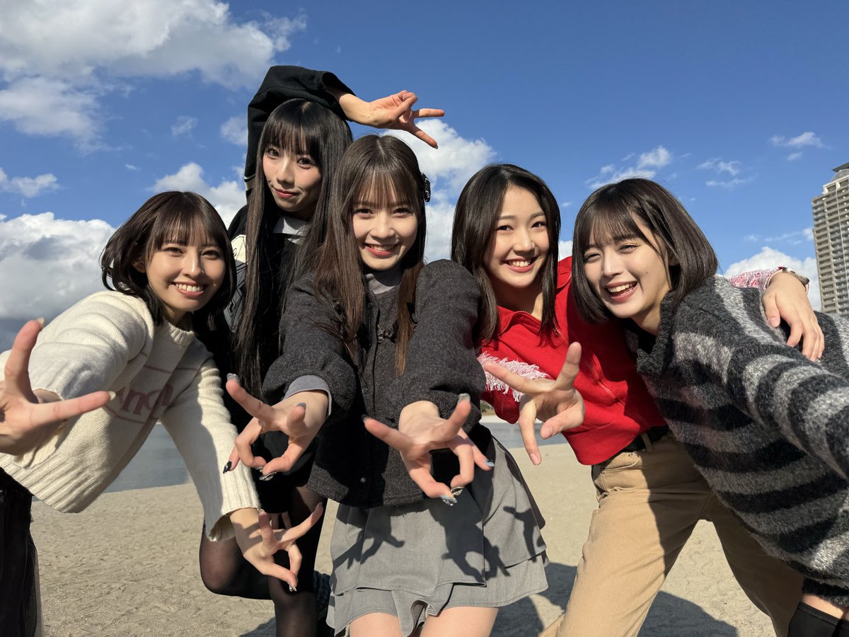 MAGiPUNofficial's tweet photo. 🎊マジカル・パンチライン結成10周年記念日🎊

本日2/19はマジパン結成10周年の記念日になります❕❕❕

結成記念日が毎年迎えられるのは、応援してくれている皆様、関わってくださっている皆様のおかげです。

10年というマジパンの歴史がこれまでもこれからもより深く刻まれますように‼︎
そして、11年目を走っていくマジパンのこれからもよりたくさんの方に届きますように！

この5人でのマジパンは残り2ヶ月ですが、まだまだ走り続けます！

マジパンをこれからもよろしくお願い致します！

#マジパン
#マジカルパンチライン
#マジパン10周年YEAR