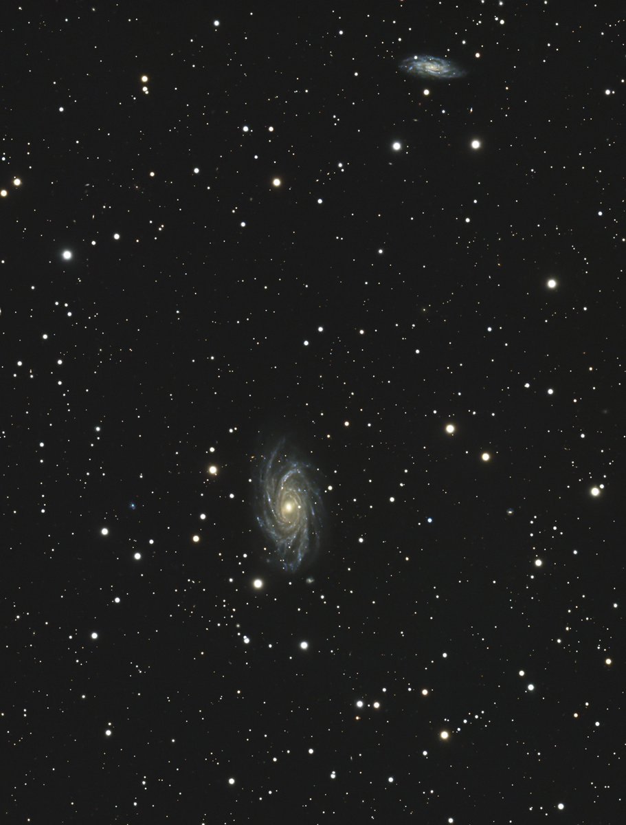 NGC2336＆IC467 きりん座の方向に約1億光年離れた位置にある棒渦巻銀河