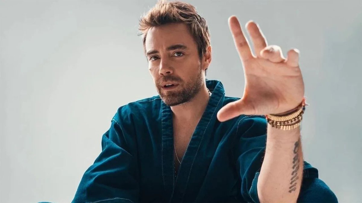 #SONDAKİKA

‼️ Ünlülere yönelik “Uyuşturucu” soruşturmasında gözaltılar adliyeye sevk edildi.

‼️ Sevk edilen isimler ⬇️

Hakan TUNÇELLİ
Sırrı Murat DALKILIÇ
Rıza Kaan TANGÖZE
Murat CEVAHİROĞLU
Barış TALAY
Hakan KAKIZ 
Kemal DOĞULU  
Murat ÖZTÜRK
Murathan KURT
Nail Can KURT