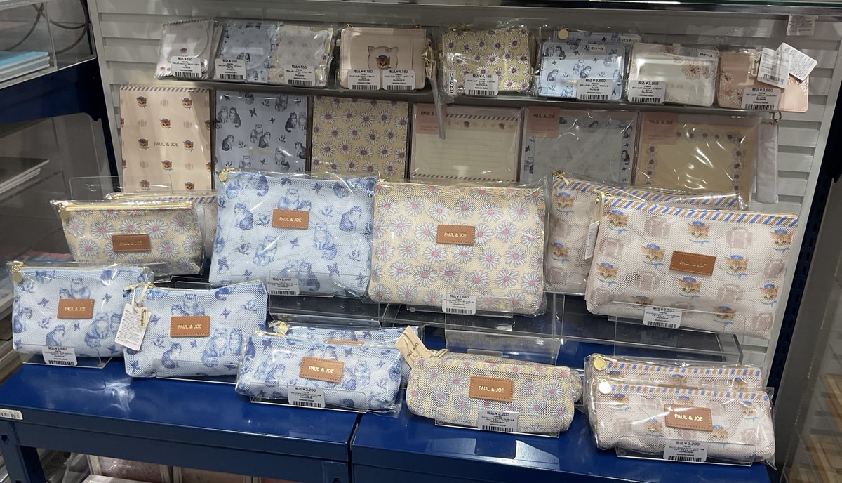 #ラボクリップ さんのランチボックス🍱ランチポーチ👝、#マークス さんの春夏の新作が入荷しております🌸
爽やかな春色がとても可愛くて、持ち歩くだけで気分が上がること間違いなしです☺️
新生活のお供にいかがでしょうか？✨