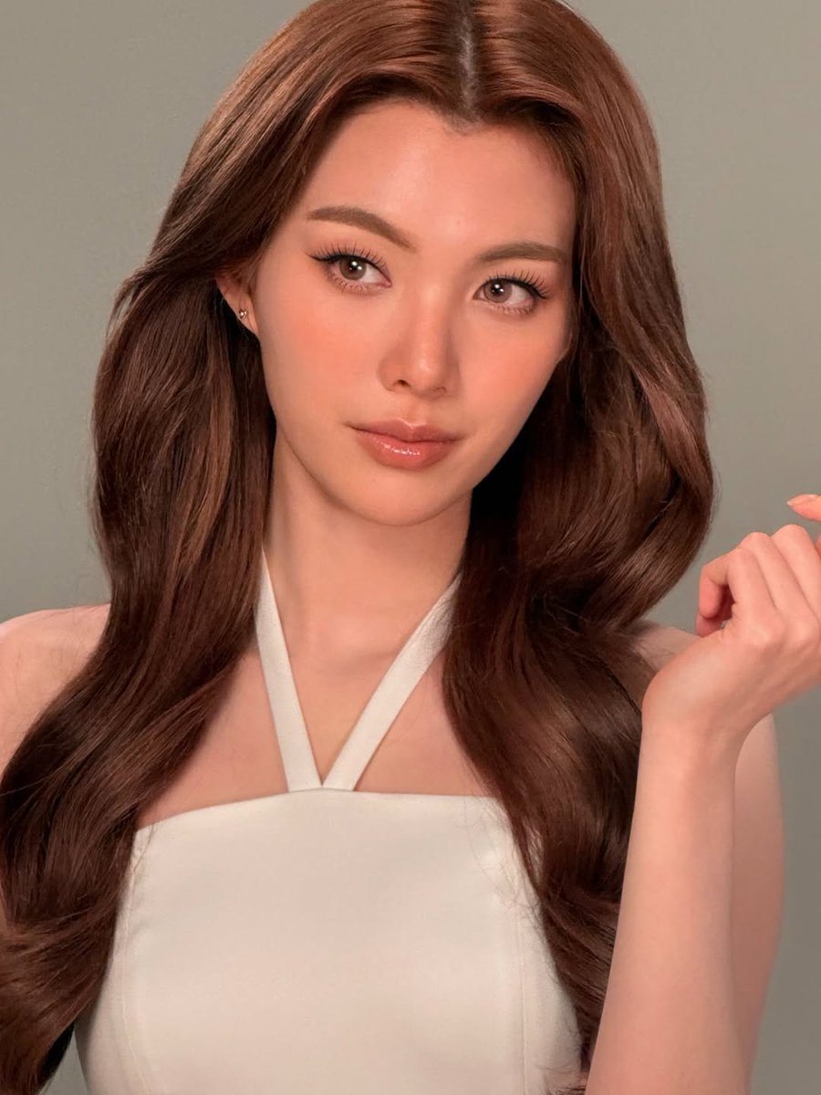 ใบหน้าสวยที่สุดเครื่องหน้าระดับพระเจ้าสรรค์สร้างขนาดนี้จะติดอยู่บนกล่องของ lolane ที่วางขายไปทั่วประเทศอาจจะรวมถึงทั่วโลกด้วยเอางี้ใครจะไม่จึ้งบ้าง นี่แหละค่ะ Face of Lolane Botanic ออม กรณ์นภัส

#LolaneBotanicxOrm
#ormkornnaphat #ออมกรณ์นภัส