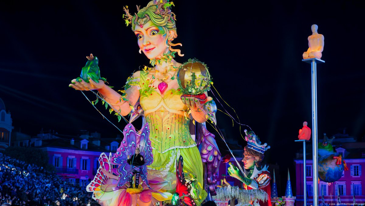 jmlpyt's tweet photo. Reine Gaïa illumine le Carnaval de Nice 2026 👑🌿
Reine Gaïa, déesse végétale avec grenouille & papillons, domine le char royal du Carnaval de Nice 2026 "Vive la Reine !"
Parade nocturne magique place Masséna. Puissance de la nature en fête ! 📸 #CarnavalNice #ReineGaia
#CarnavalNice2026 #ViveLaReine #ReineGaia #DameNature #NiceCotedAzur #CharRoyal #ParadeCarnaval #JMLPYT #CotedAzur #GrenouilleRoyale #explorenicecotedazur #Cotedazurfrance #visitcotedazur #jmlpyt
@ExploreNCA