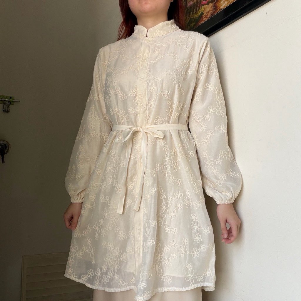 bylosama's tweet photo. serving soft eid vibes 🌙✨
flowy, comfy, and sooo pretty — literally the kind of tunic you’ll wanna wear all day. https://t.co/CuXITdz69x