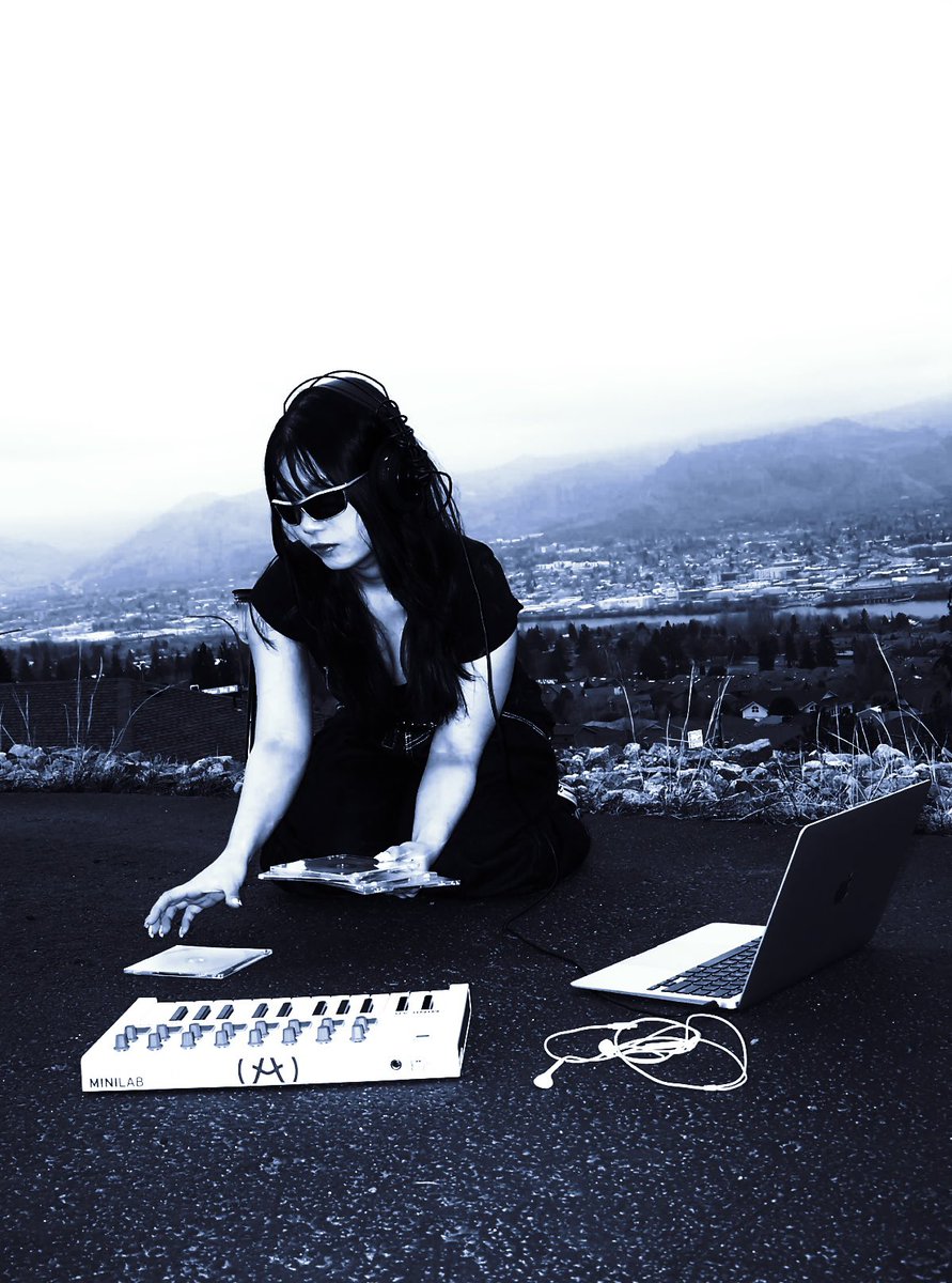 J☆༺♱¨*:· tweet media