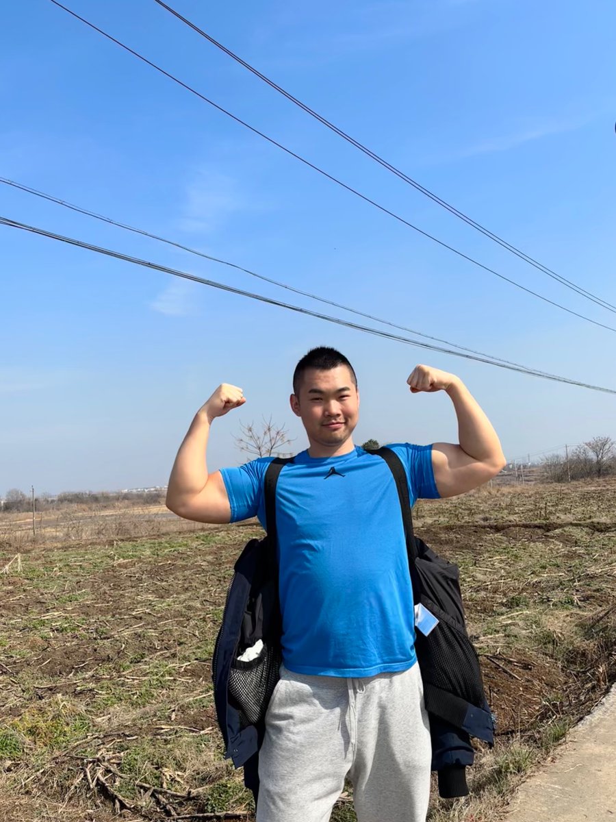 堕落体育生（南昌） tweet media