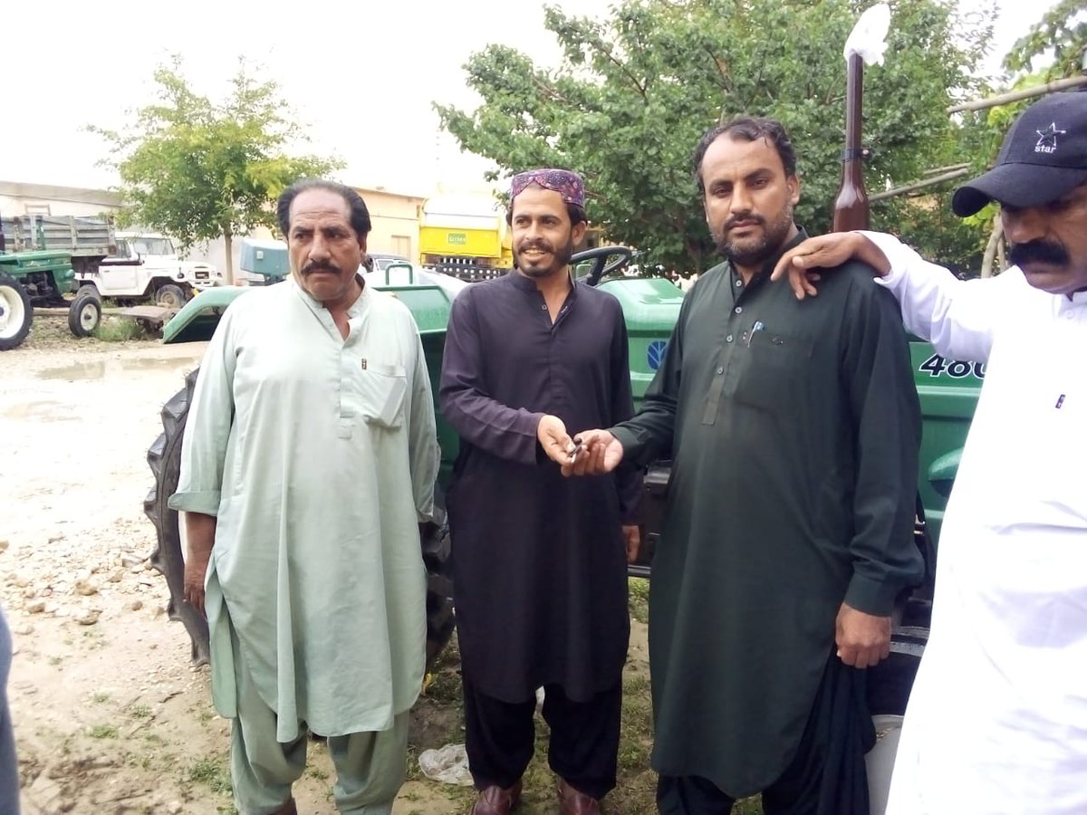 BalochistanCmit's tweet photo. Dr. Khair Muhammad Kakar, Mr. Shabi Badini, Members CMIT, and Mr. Azizullah Ghirsheen, Additional Member CMIT, conducted inspection visits to various districts to oversee the distribution process under the Green Tractor Scheme by Agriculture Department in District Kalat https://t.co/z1brOeVHXo