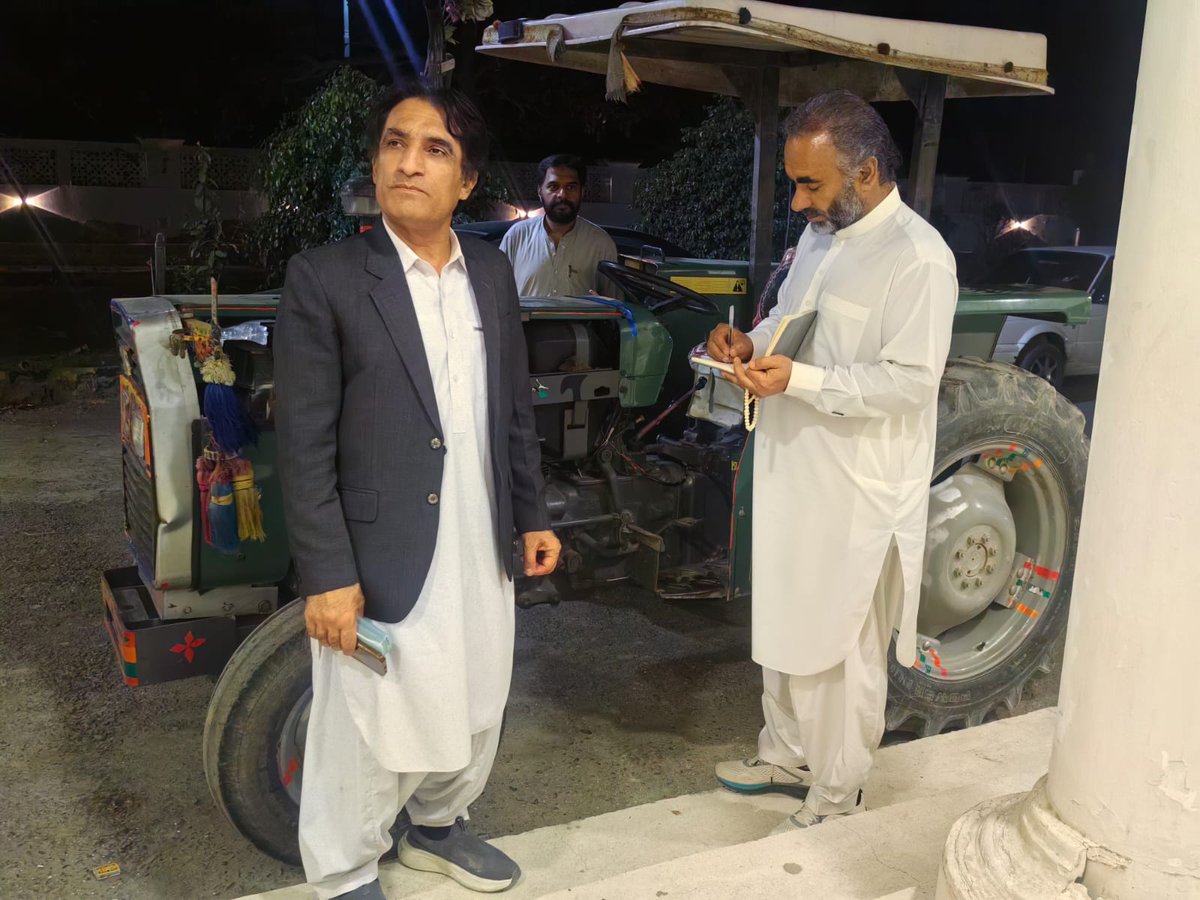 BalochistanCmit's tweet photo. Dr. Khair Muhammad Kakar, Mr. Shabi Badini, Members CMIT, and Mr. Azizullah Ghirsheen, Additional Member CMIT, conducted inspection visits to various districts to oversee the distribution process under the Green Tractor Scheme by Agriculture Department in District Lasbella https://t.co/F5vleelMtR