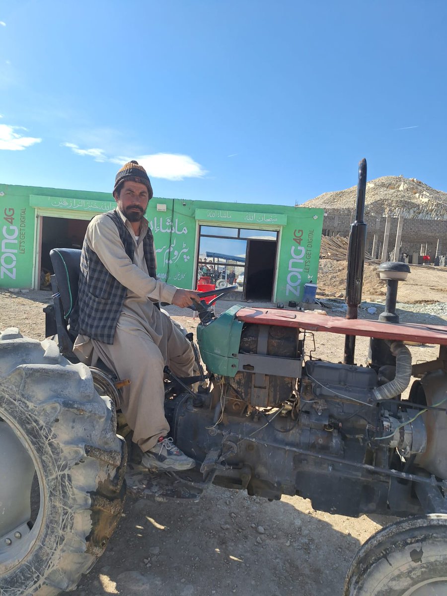 BalochistanCmit's tweet photo. Dr. Khair Muhammad Kakar, Mr. Shabi Badini, Members CMIT, and Mr. Azizullah Ghirsheen, Additional Member CMIT, conducted inspection visits to various districts to oversee the distribution process under the Green Tractor Scheme by Agriculture Department in District Loralai https://t.co/7RGxUsynAN