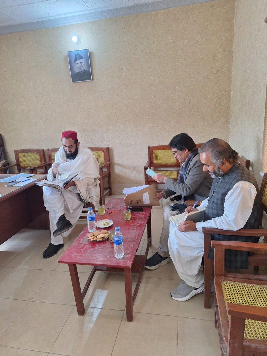 BalochistanCmit's tweet photo. Dr. Khair Muhammad Kakar, Mr. Shabi Badini, Members CMIT, and Mr. Azizullah Ghirsheen, Additional Member CMIT, conducted inspection visits to various districts to oversee the distribution process under the Green Tractor Scheme by Agriculture Department in District Loralai https://t.co/7RGxUsynAN