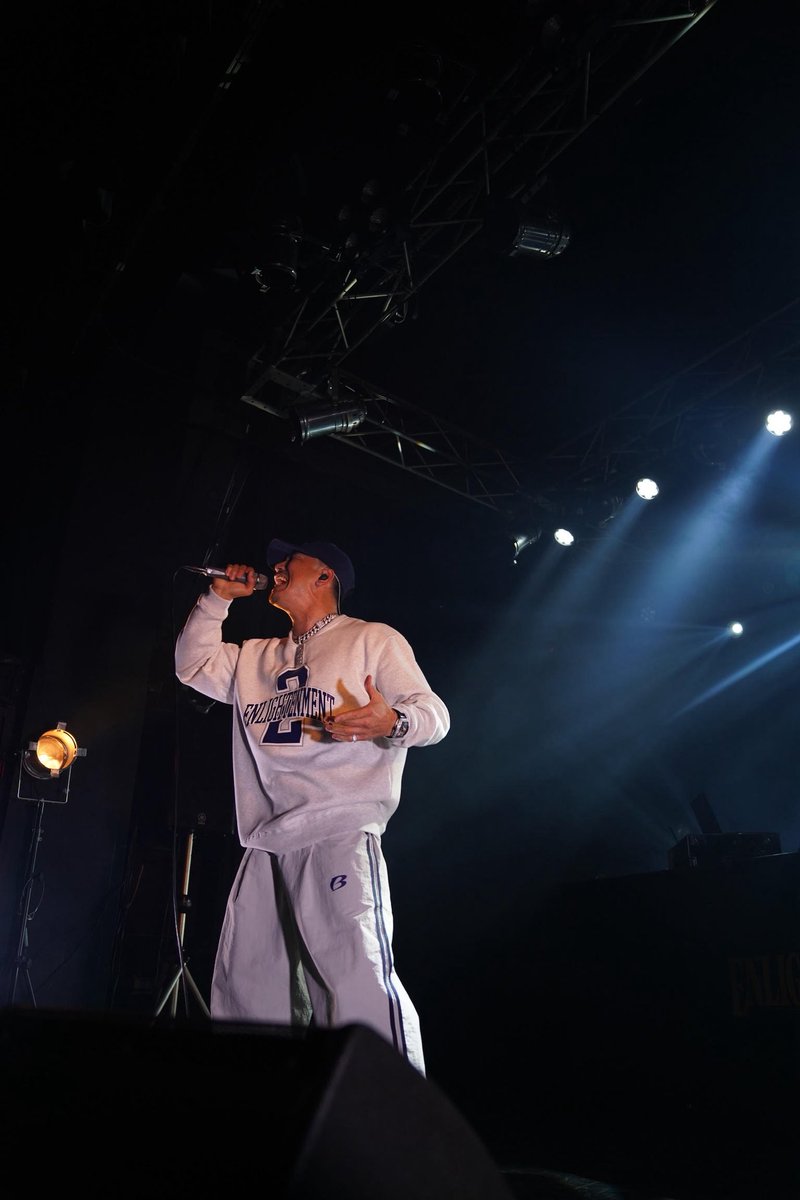 BagarchOfficial's tweet photo. .
AK-69着用アイテム :

TOPS: ENLT II COLLEGE SWEAT (ENLIGHTENMENT II MD)【ASH GRAY】
着用サイズ: Lサイズ

PANTS: NYLON LINE PANTS【ASH GRAY】
着用サイズ: FREEサイズ
.
.
https://t.co/JmVCBt93q1 https://t.co/M9lT3tyycV