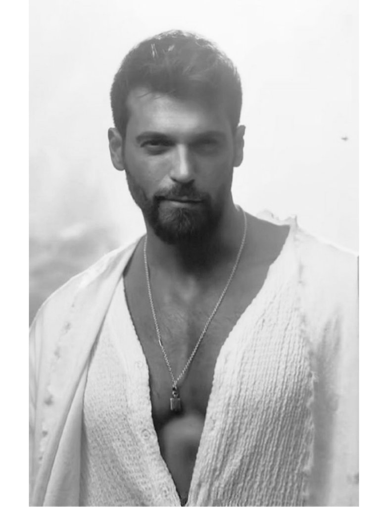 Buenos días.  🌬🍀

#CanYaman♡