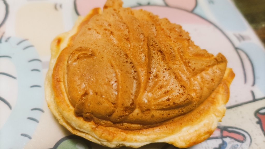 こんなに微笑んでるたい焼きなのに私は胃痛で食べれなくてしかも閉店するお店でもう行けないらしい
泣いた