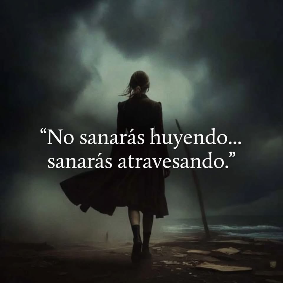 Tu primer impulso ante el dolor fue escapar. Distraerte. Cambiar de entorno. Cambiar de persona. Cambiar de historia. Creíste que si te alejabas lo suficiente, el pasado perdería fuerza.

Pero el alma no funciona con distancia… sino con integración.

Aquello que no atraviesas,