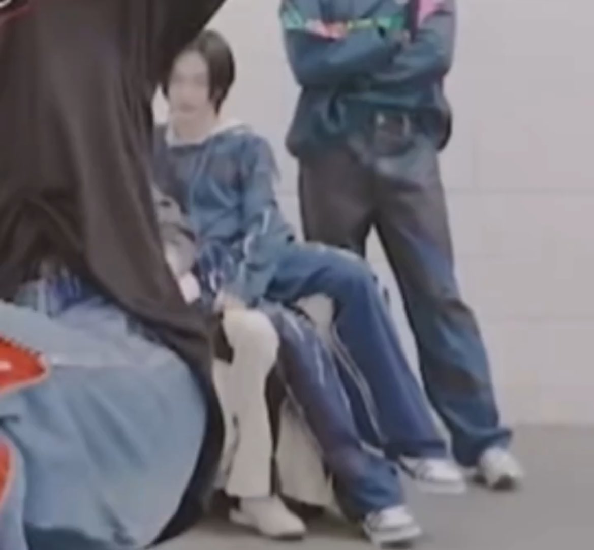 พี่หินนั่งตักเบ้บ 4k ในขณะที่เบ้บนั่งตักพี่หิน 144p