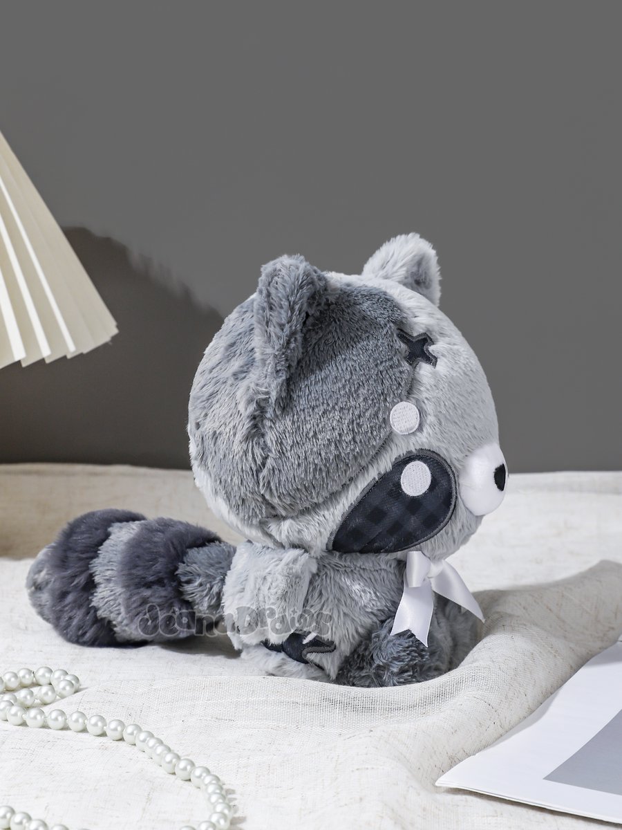 this is Scraps the patchwork raccoon 🦝