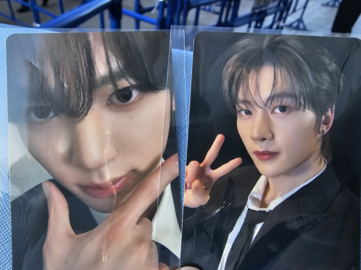 #ZB1交換 
求WANT: ハンビンHAN BIN　
譲TRADE:　ユジン　メテュ
会場にいます