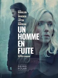 merlinpapin3's tweet photo. Ce soir sur @FranceTV #France4 le film #UnHommeenFuite de Baptiste Debraux (2024) avec Léa Drucker Bastien Bouillon Pierre Lottin Marion Barbeau Théo Navarro-Mussy Anne Consigny

Economiquement sinistrée, la ville de Rochebrune, dans les Ardennes, se retrouve au bord du chaos après la disparition de Johnny Laforge. Celui-ci, charismatique leader d'un mouvement de grève dans la principale usine de la localité, s'est volatilisé après avoir braqué un fourgon bancaire, une attaque qui a viré au drame et s'est soldée par la mort d'un des convoyeurs. Lorsque Paul Ligre apprend la nouvelle, il revient immédiatement dans la ville qui l'a vu grandir pour tenter de retrouver Johnny, son ami d'enfance, avant les forces de l'ordre. De son coté, Anna Werner, la gendarme chargée de l'enquête, suit une piste qui la mène inéluctablement vers le secret qui unit Paul et Jo

@FredOL69007

❤️si vous aimez