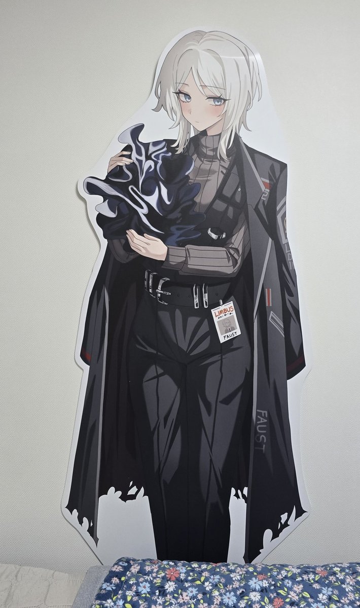 1:1 사이즈로 파우스트를 만들어봤어요